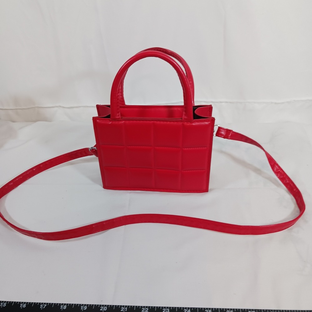Unbranded Quilted Crossbody Bag Womens Small Red Excellent Padded Square Satchel